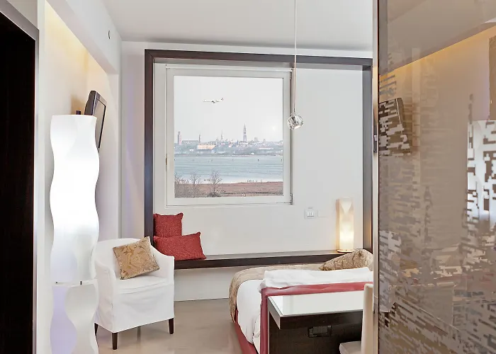 Antony - Venice Airport 4*