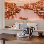 Antony - Venice Airport