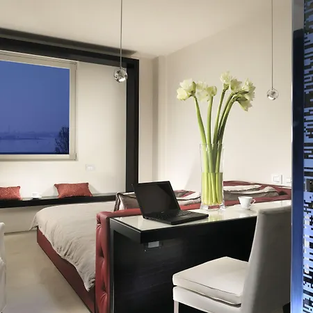 Antony - Venice Airport 4* كامبالتو