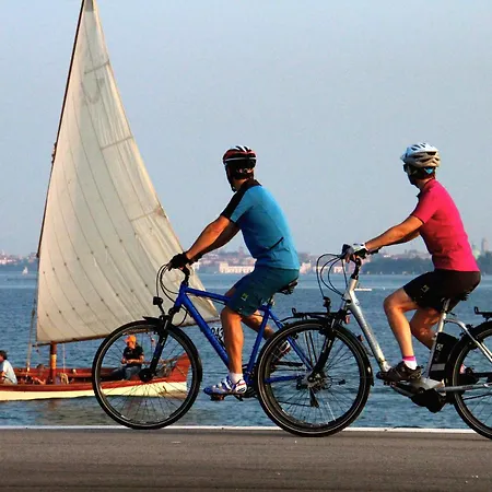 Antony - Venice Airport