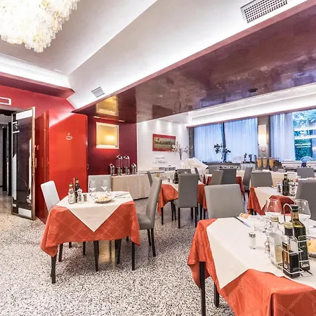 Antony - Venice Airport 4*