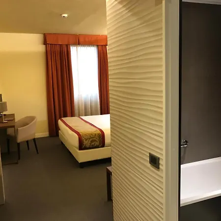 Antony - Venice Airport 4*