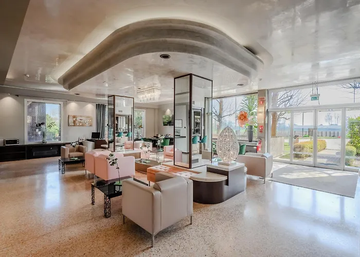 Antony - Venice Airport